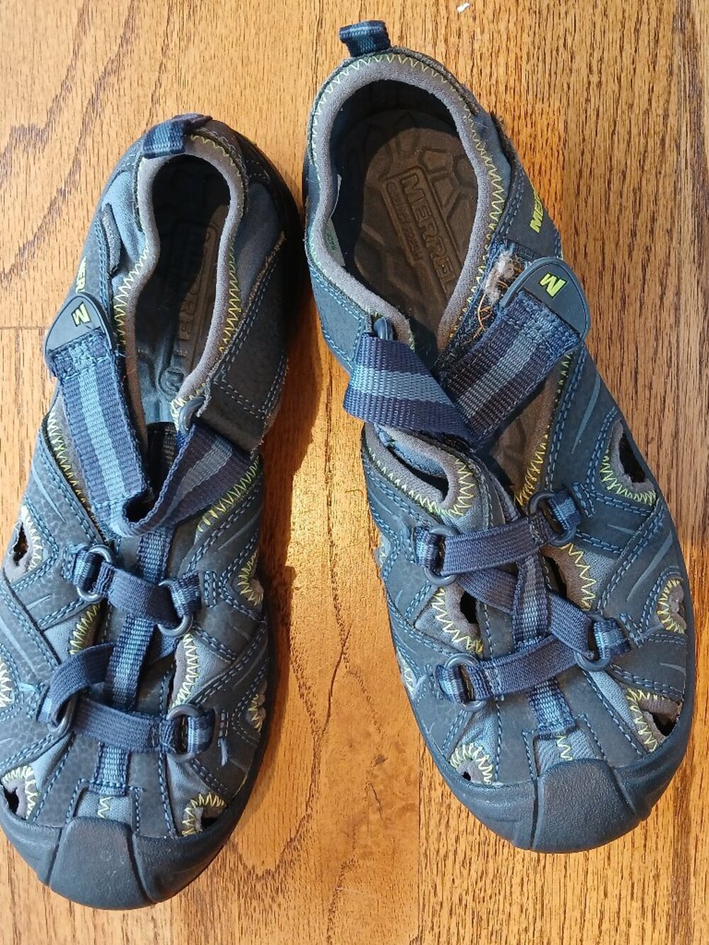 Merrell boys sandals, water resistant, size 3 youth